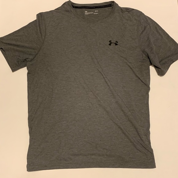 Under Armour Other - Grey Under Armour T shirt